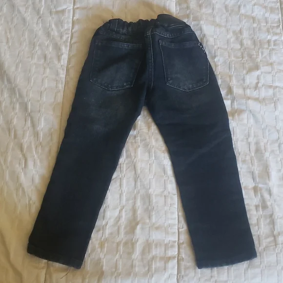 5 pair of 3T Jeans - Picture 12 of 13